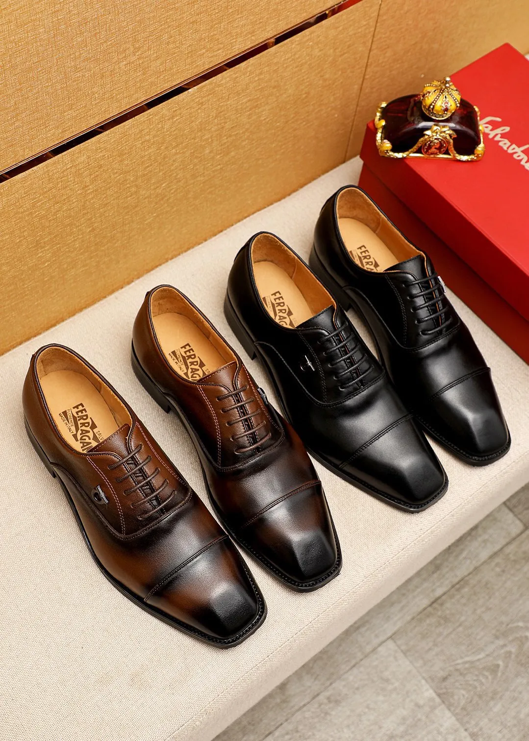 Men's shoes 💰480 💐 Product trademark: Ferragamo "Ferragamo" business leather shoes Regular size: 38-44 (45.46🉑️customized) Product materials: Selected imported calfskin upper, imported water-dyed cowhide leather lining. Strong three-dimensional visual effect, rubber outsole Color: 2⃣️colors available